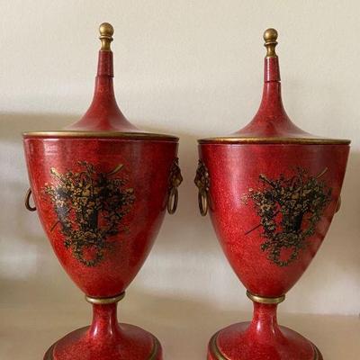 Chestnut urns