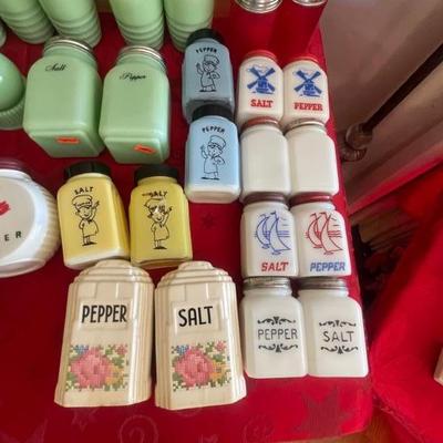 Salt and paper shakers 
