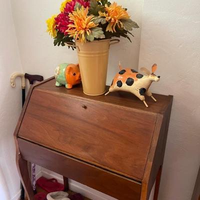 Desk closed 