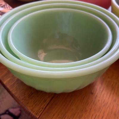 Jadeite bowl set 