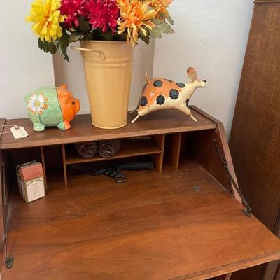 Desk open 