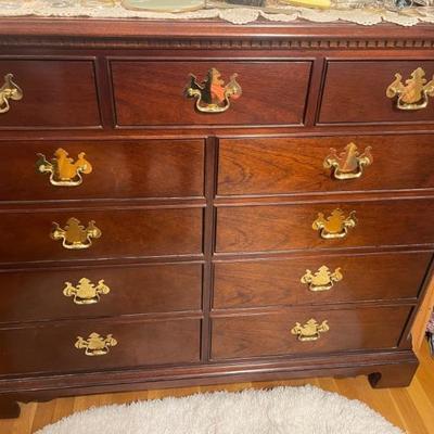 Dresser 