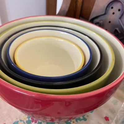 Mixing bowls 