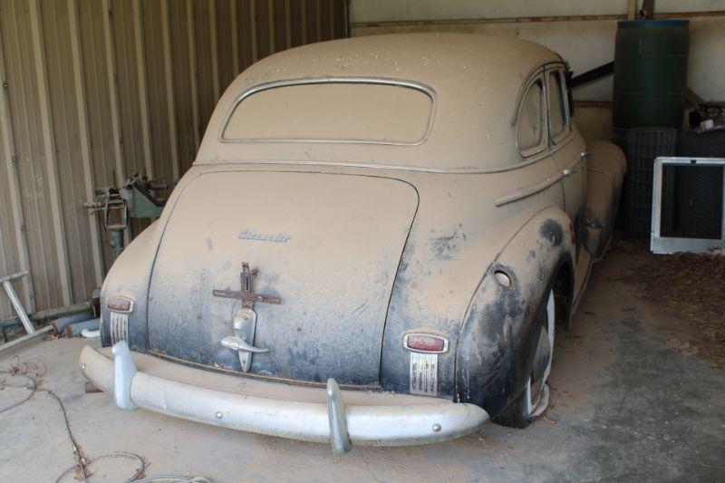 Barn Finds Classic 1946 Chevy, Motocycle, Vinyage Bikeds,vintage Bottle 