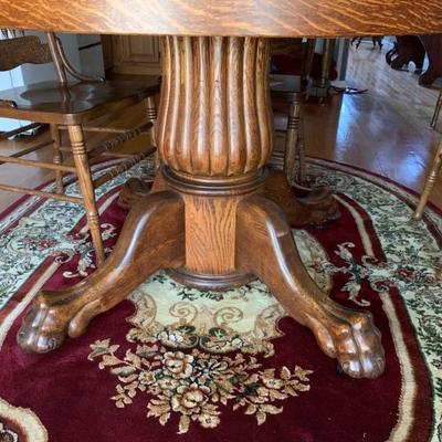 Fluted base w/ nicely carved claw feet