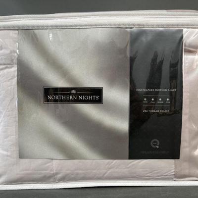 Lot 25 | Northern Nights Feather Down Quilt Twin
