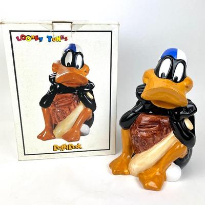 #243 • CIC 1993 Looney Tunes Daffy Duck Baseball Cookie Jar #6106 With Original Box
https://www.lux.bid