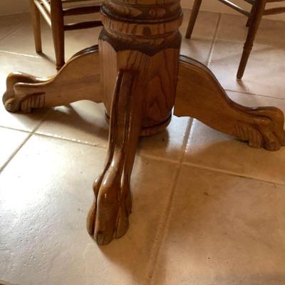 Huge paw feet