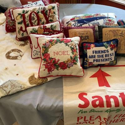 Needlepoint pillows pristine 