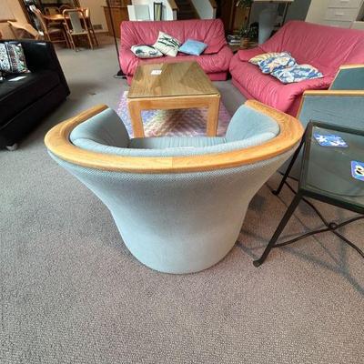 Mcm sitting chairs (32 x 33 x 31)