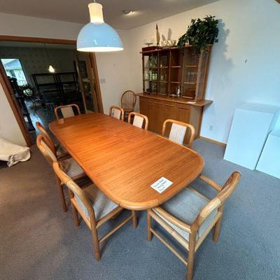 Danish teak dining table & 8 chairs (102.5 x 41 x 28)
