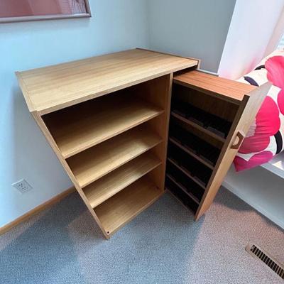 Media cabinet (28 x 19.5 x 40)