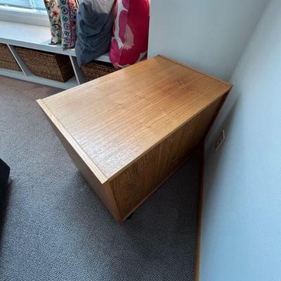 Rolling Wood tv stand (30 x 19.5 x 23)