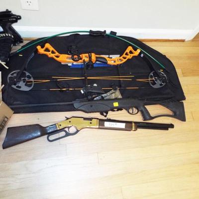 COMPOUND BOW AND ARROWS