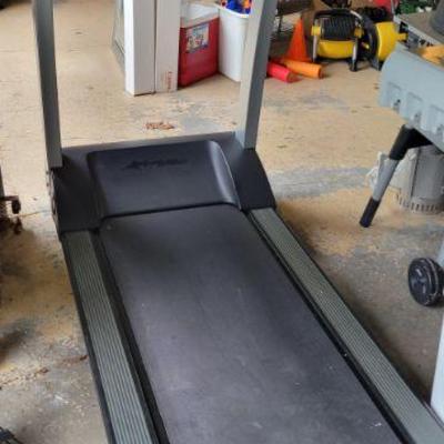 Life Fitness Treadmill 