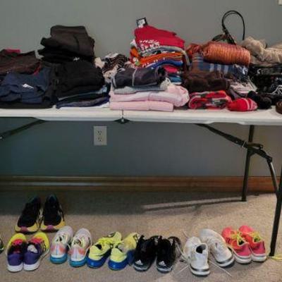 Young Women's Shoes and Clothing - Name Brands 