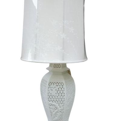 LARGE CHINESE BLANC DE CHINE PORCELAIN TABLE LAMP