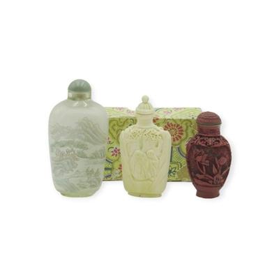 3 CHINESE SNUFF BOTTLES CINNABAR - BONE - GLASS