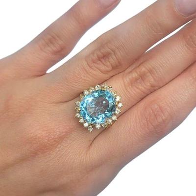 LADIES 14k BLUE TOPAZ AND DIAMOND RING SIZE 7 1/4