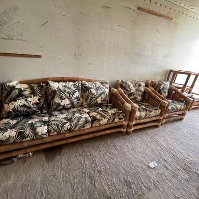 #9500 • Outdoor Floral Pattern Furniture Set
