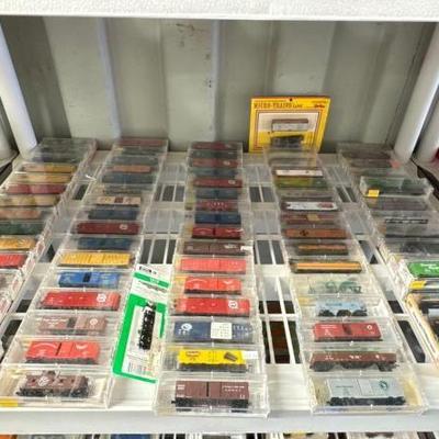 #8552 • (82) Micro-Trains N-Scale Model Trains
