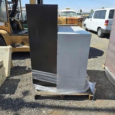#80452 • (2) Metal Filing Cabinets
