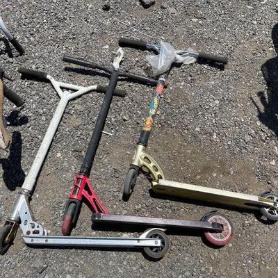#80306 • (3) Scooters
