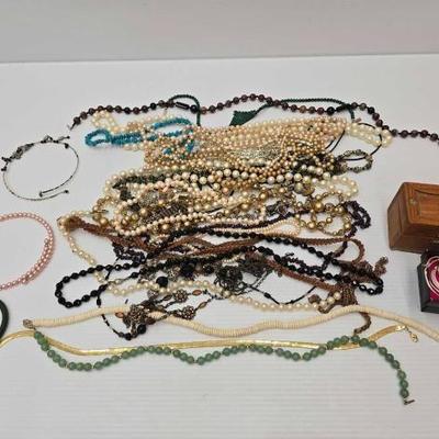 #1000 • Costume Jewelry

