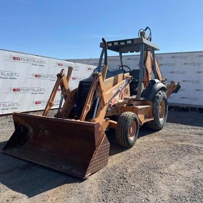 #85 • 2005 Case 580 Super M Series 2
