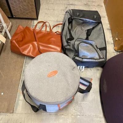 #4200 • Leather Tote Bag, Rolling Duffle Bag & Padded Bag
