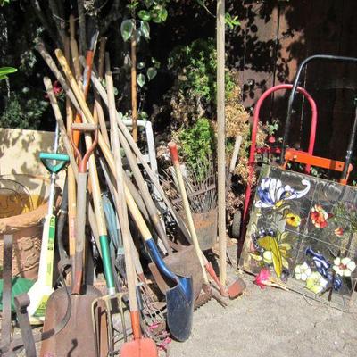 Yard sale photo in San Leandro, CA