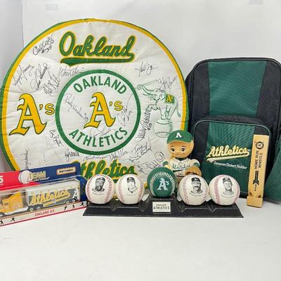 Oakland A's Athletics Vintage Baseball Lot: 1986 Oakland A's "Little Jocks" Figurine, Baseballs on stand, bag + more