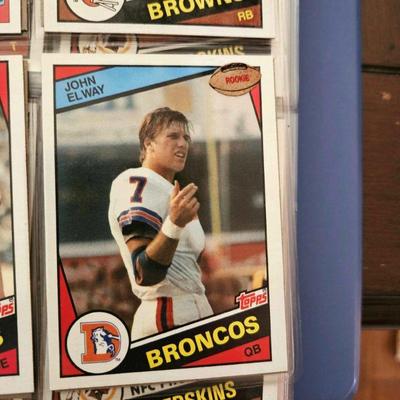 Topps 1981 Football Cards Set in Binder - Complete 528 Cards Including Montana Rookie - Most in VG - EX Condition