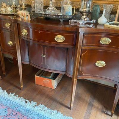 Baker Williamsburg Colonial matching buffet
