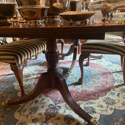 Dining room table, 3 leafs, 8 chairs by Baker Williamsburg Colonial, 8839, Mahogany with federal inlay