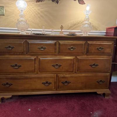 $175- dresser w/9 drawers, dove tail, 32"H 58"L 20"depth
