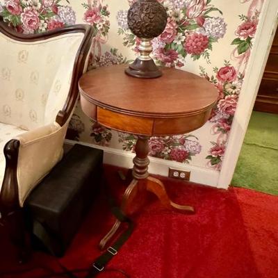 $89-small pedestal table 27"H 20"diameter 