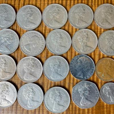 (15) Queen Elizabeth Great Britain 10 Pence Coins -1968 - 1979 & Italy 100 Lire 1962 - 2 Shillings 1962