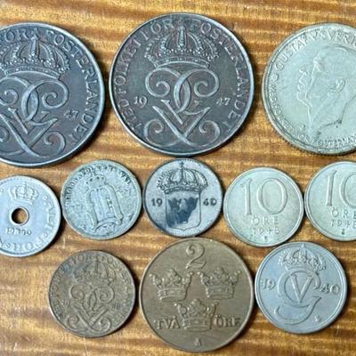 Swedish Coins - 1902 10 Tio Ore Coin - (2) 1947 Fem 5 Ore Coins - 1940's 10 - 25 Ore Coins 