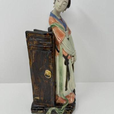 LadyFigurine