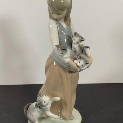 Lladro ""Following her cats"