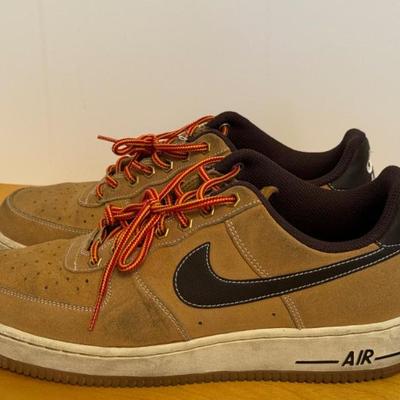 Nike Air Force 1 Low Winter Wheat Brown 

In good/used condition with some light wear

Size 8.5