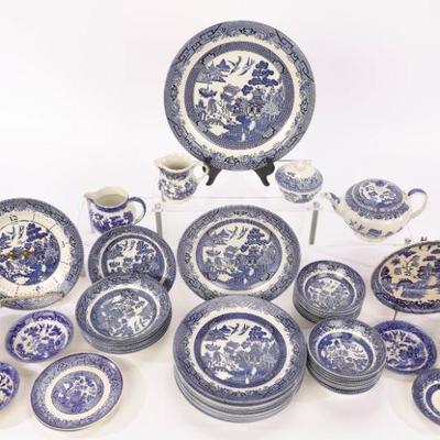 Blue Willow china dishes
