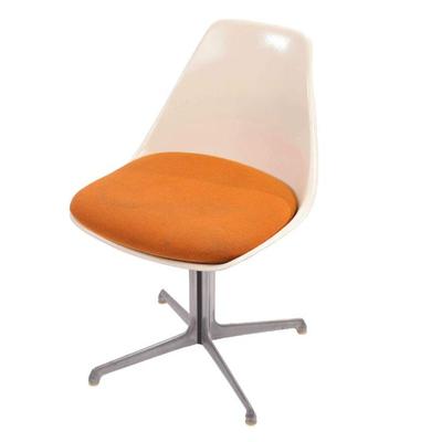 Burke MCM Fiberglass Shell chair