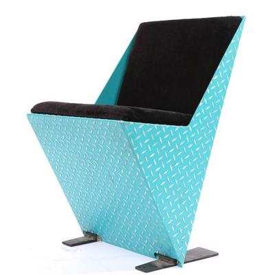 Memphis Milano Triangle chair