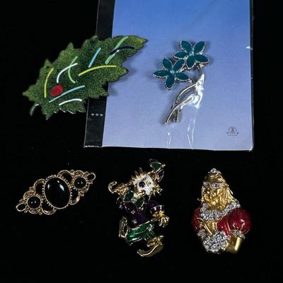 (6PC) MISC. PINS & BROOCHES | Including: woman in masquerade mask, clown, flora & fauna, and more!

