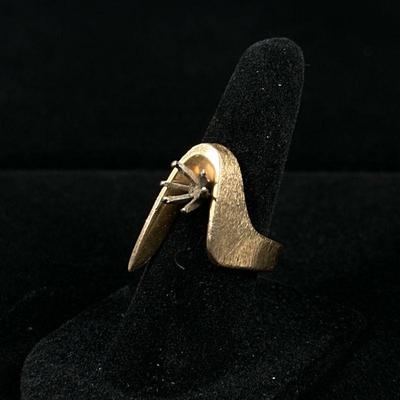 VINTAGE 14K GOLD FINDING | Having open prong setting in swooped 14K gold design, marked "14K MK"; 8.8g. Ring size: 5.5. - dia....