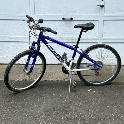 RALEIGH M20 MOUNTAIN BIKE | 21-speed 14 in. frame having Shimano RevoShift gear shift, Shimano Tourney gear tensioner, Tektro brakes and...