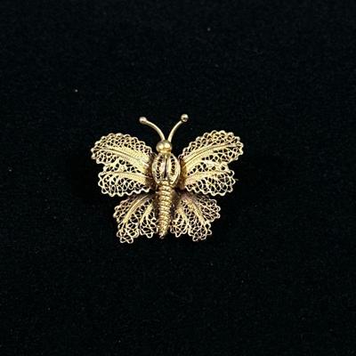 10K GOLD BUTTERFLY PIN | Designed as a (tested to) 10K gold butterfly-form pin/brooch; 1 in., 3.8g. No apparent markings.

