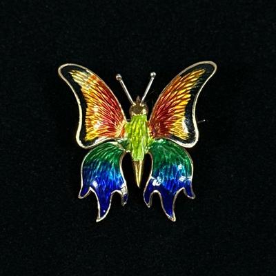 18K GOLD & ENAMEL PIN | Designed as an 18K gold butterfly form pin/brooch with colorful enamel design, marked on back "K18...